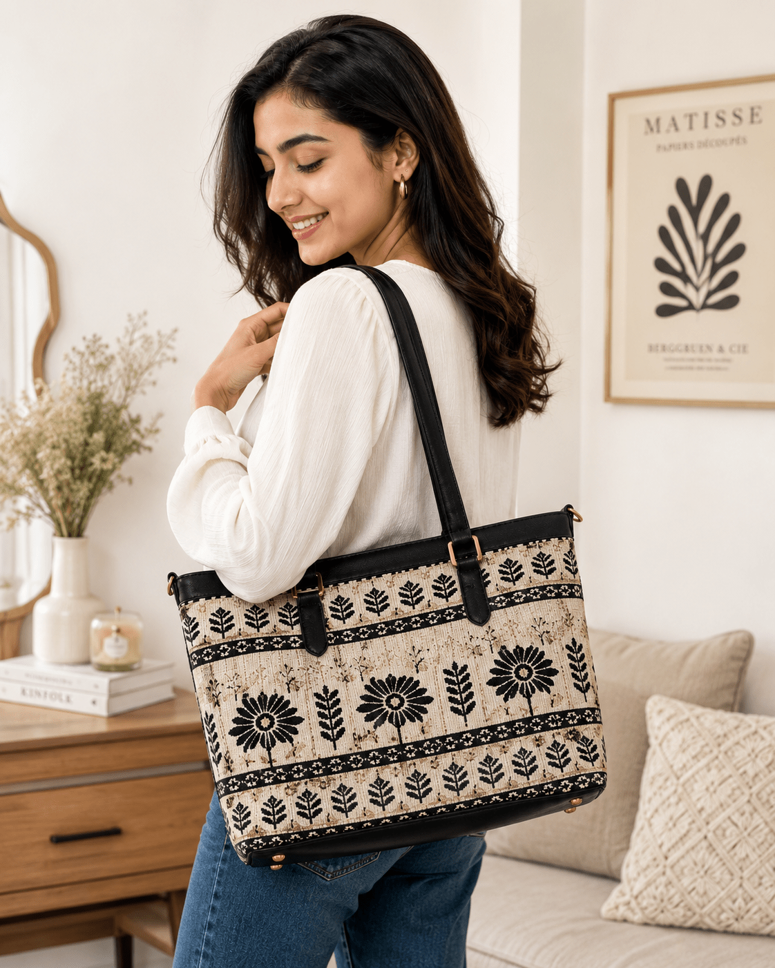 Stylish Handbag with Front Zip Pocket & Spacious Design - Amoha Decor